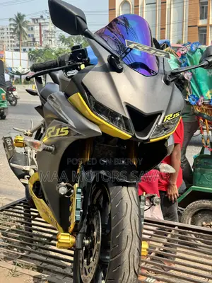 ইয়ামাহা আর১৫ ভি৩ ২০২১ ধূসর