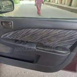 টয়োটা করোনা প্রিমিয়ো ১৯৯৭ মেরুন