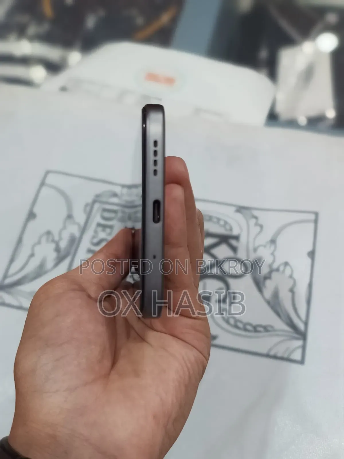 New Infinix Hot 70 128 GB Black