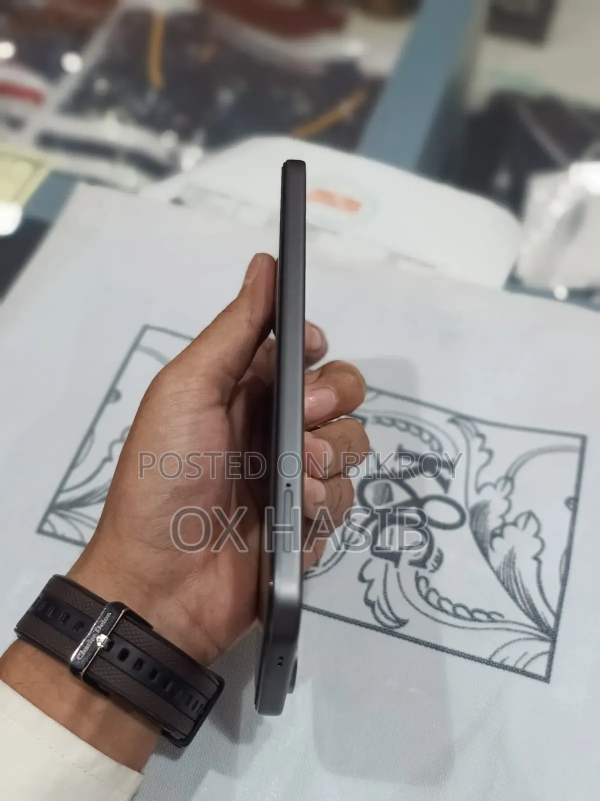 New Infinix Hot 70 128 GB Black