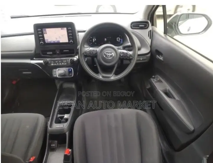 Toyota Aqua 2021 Pearl