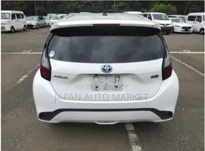 Toyota Aqua 2021 Pearl