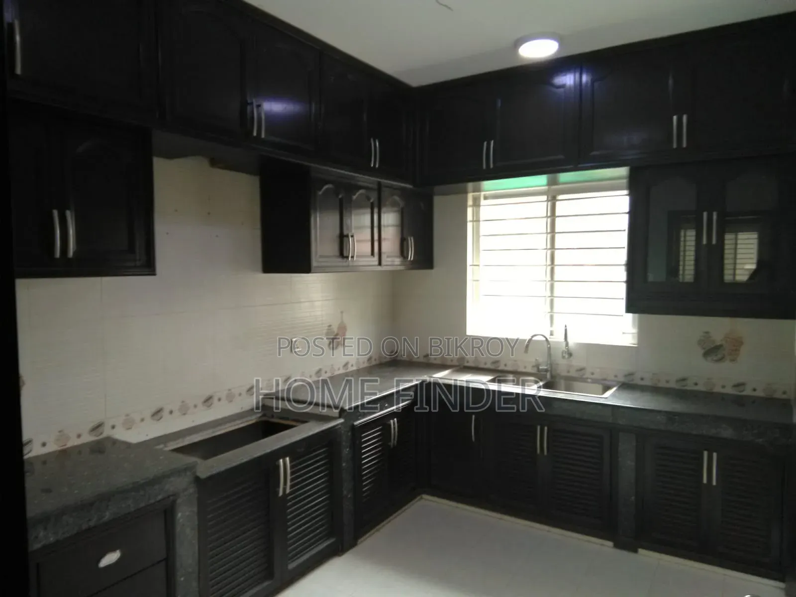 4bdrm Apartment in Gulshan for rent