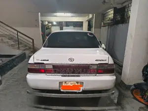 Toyota Corolla Sedan 1992 White