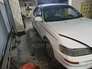 Toyota Corolla Sedan 1992 White