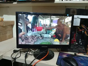 Blockbuster Budget Offer! Samsung 19" Monitor for only 2000 BDT!