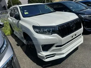 Toyota Land Cruiser Prado 2.7 2022 Pearl