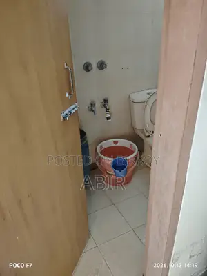 ইত্তাদির মোড়, মোহাম্মদপুরে ভাড়ার জন্যfurnished ৩-বেডরুম রুম এবং পার্লার
