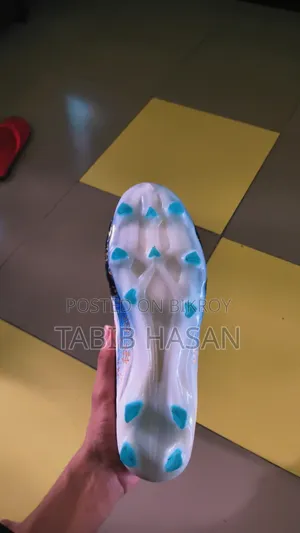 ফুট বল বুটস
