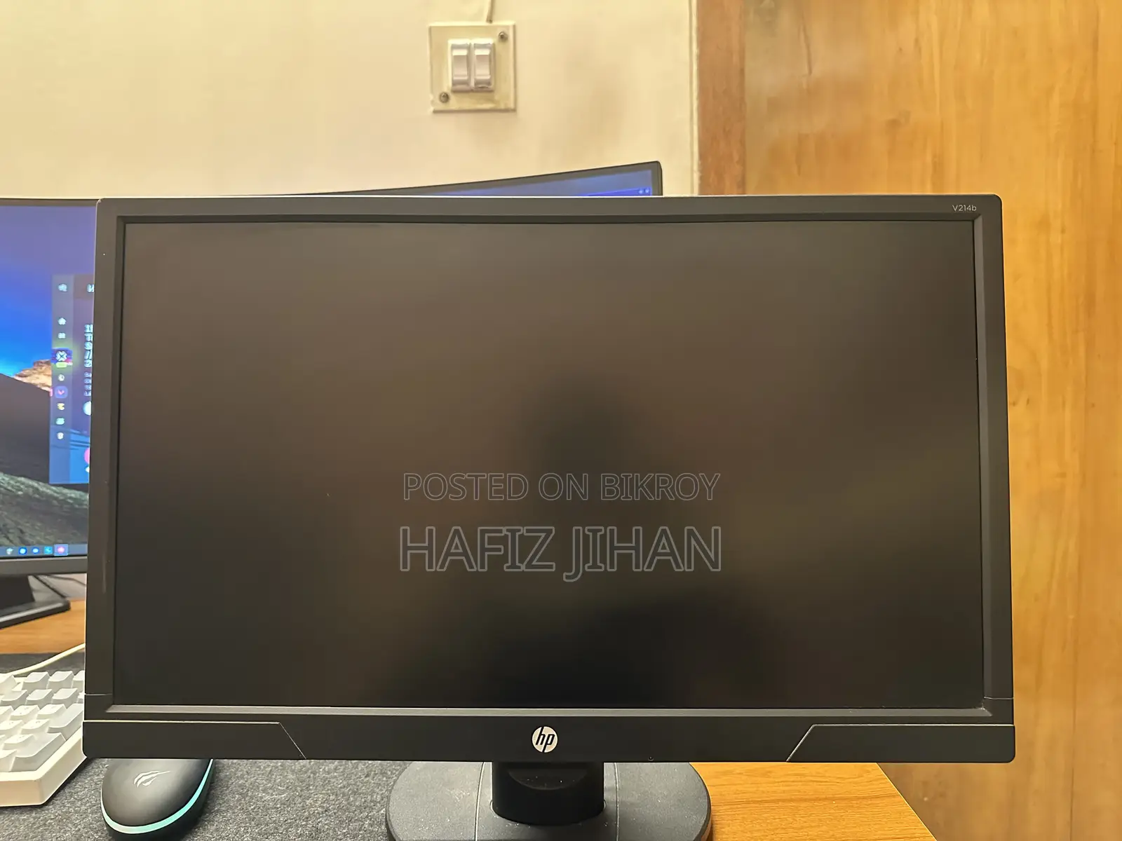 HP V214b 20.7-Inch Full HD LED Monitor