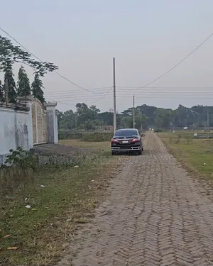 আশুলিয়া মডেল টাউনে ০৩ কাঠার দক্ষিণমুখী জমি বিক্রি হবে