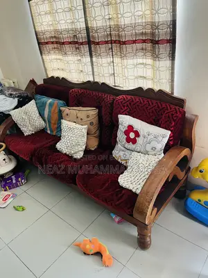 সেগুন কাঠের সোফা