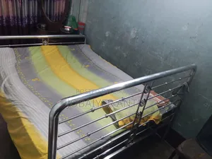 বাসায় ব্যবহৃত Ss ডাবল খাট বিক্রি করা হবে।খাটের ধরন: Ss ডাবল খাট