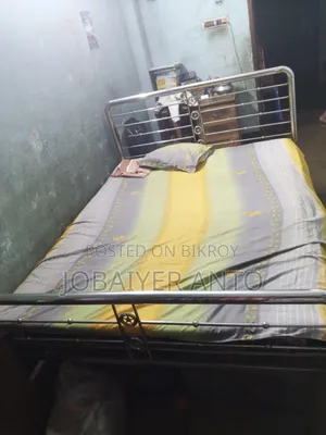 বাসায় ব্যবহৃত Ss ডাবল খাট বিক্রি করা হবে।খাটের ধরন: Ss ডাবল খাট