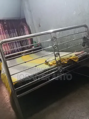 বাসায় ব্যবহৃত Ss ডাবল খাট বিক্রি করা হবে।খাটের ধরন: Ss ডাবল খাট