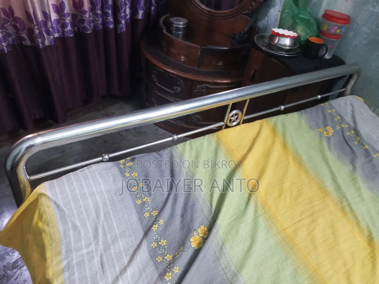 বাসায় ব্যবহৃত Ss ডাবল খাট বিক্রি করা হবে।খাটের ধরন: Ss ডাবল খাট