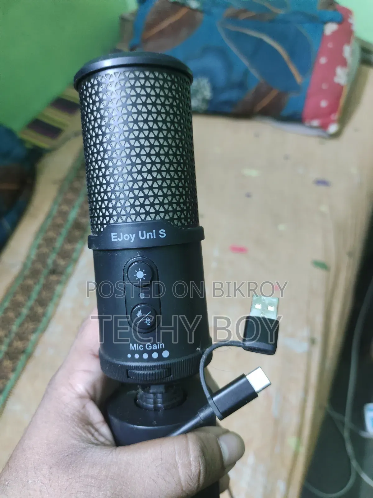 কমিকা এনজয় ইউনি এস
