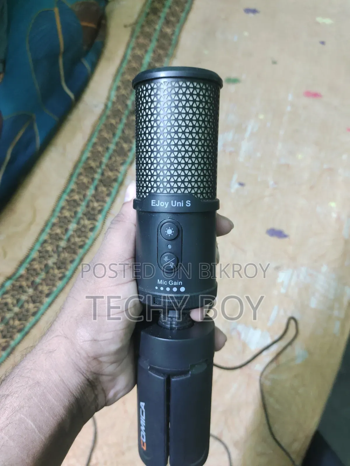 কমিকা এনজয় ইউনি এস
