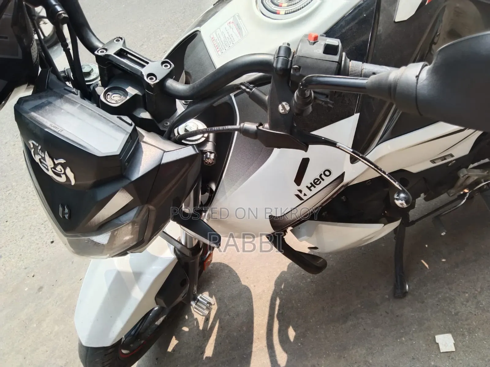 Hero Thriller 160R Refresh 2024 White