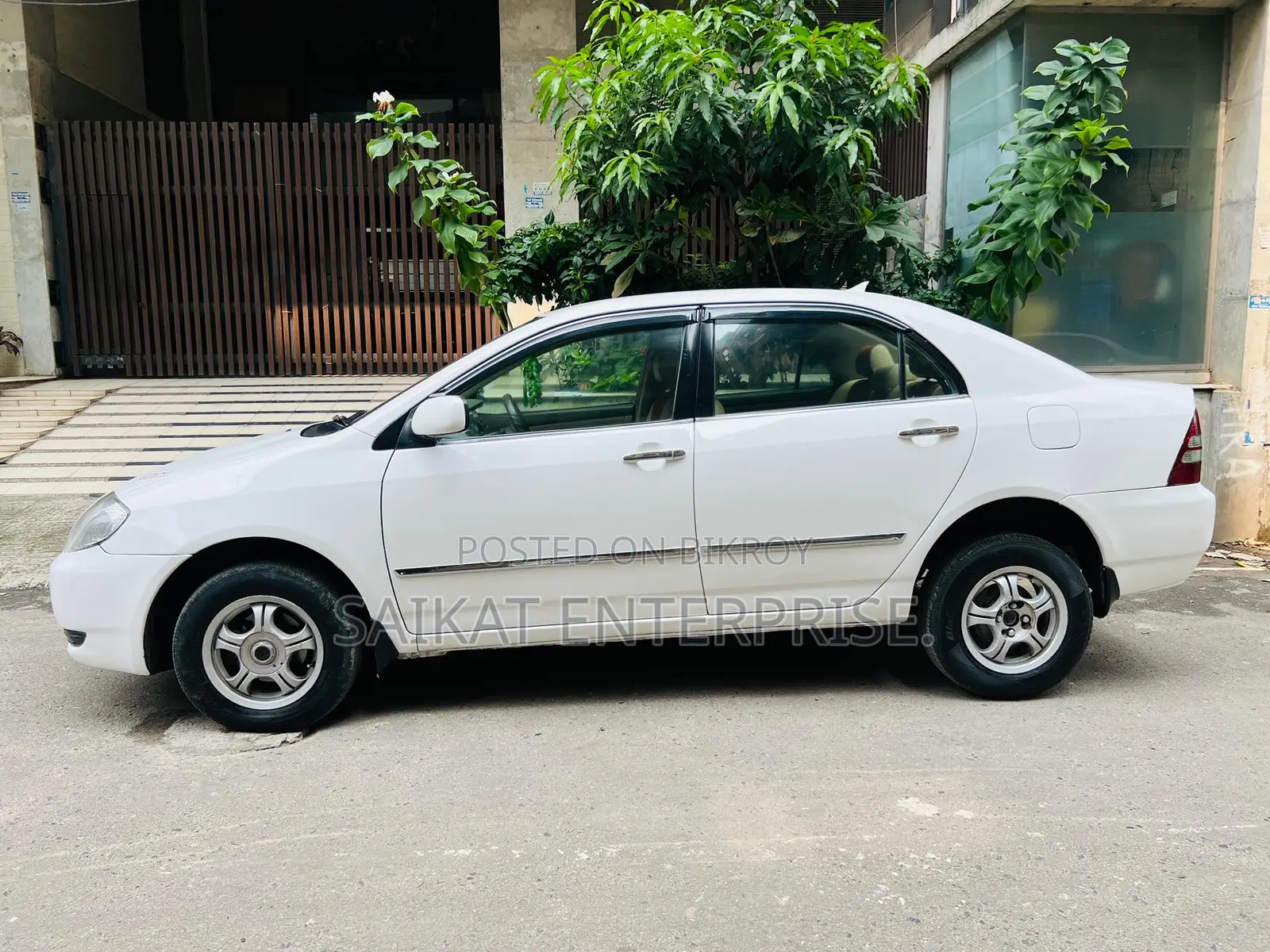Toyota Corolla 2004 White
