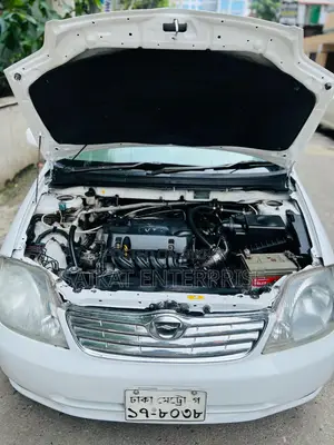 টয়োটা করোল্লা ২০০৪ সাদা
