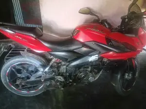 Bajaj Pulsar 150 2016 Red