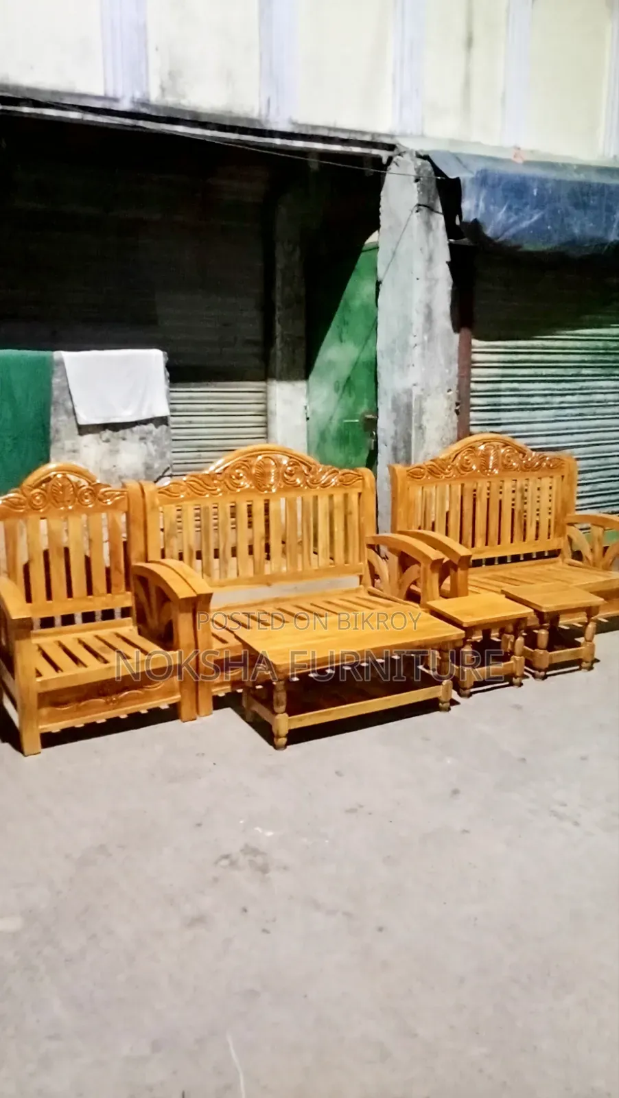 Sofa set made of 100% acacia wood will be sold