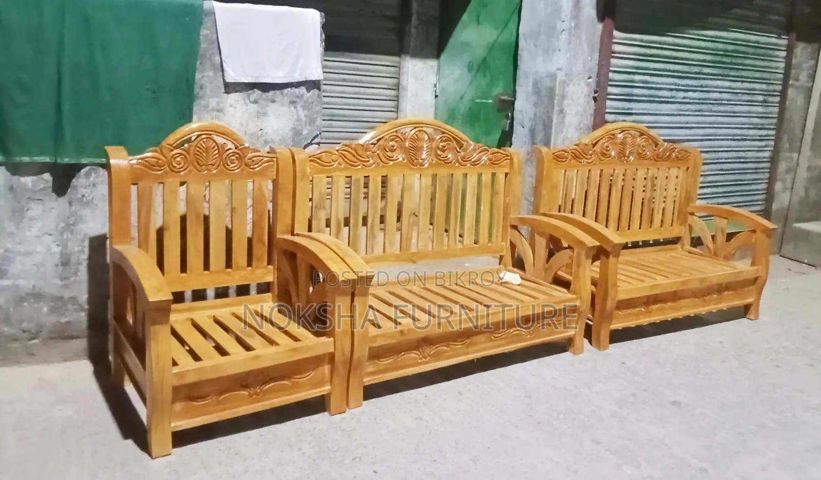 Sofa set made of 100% acacia wood will be sold