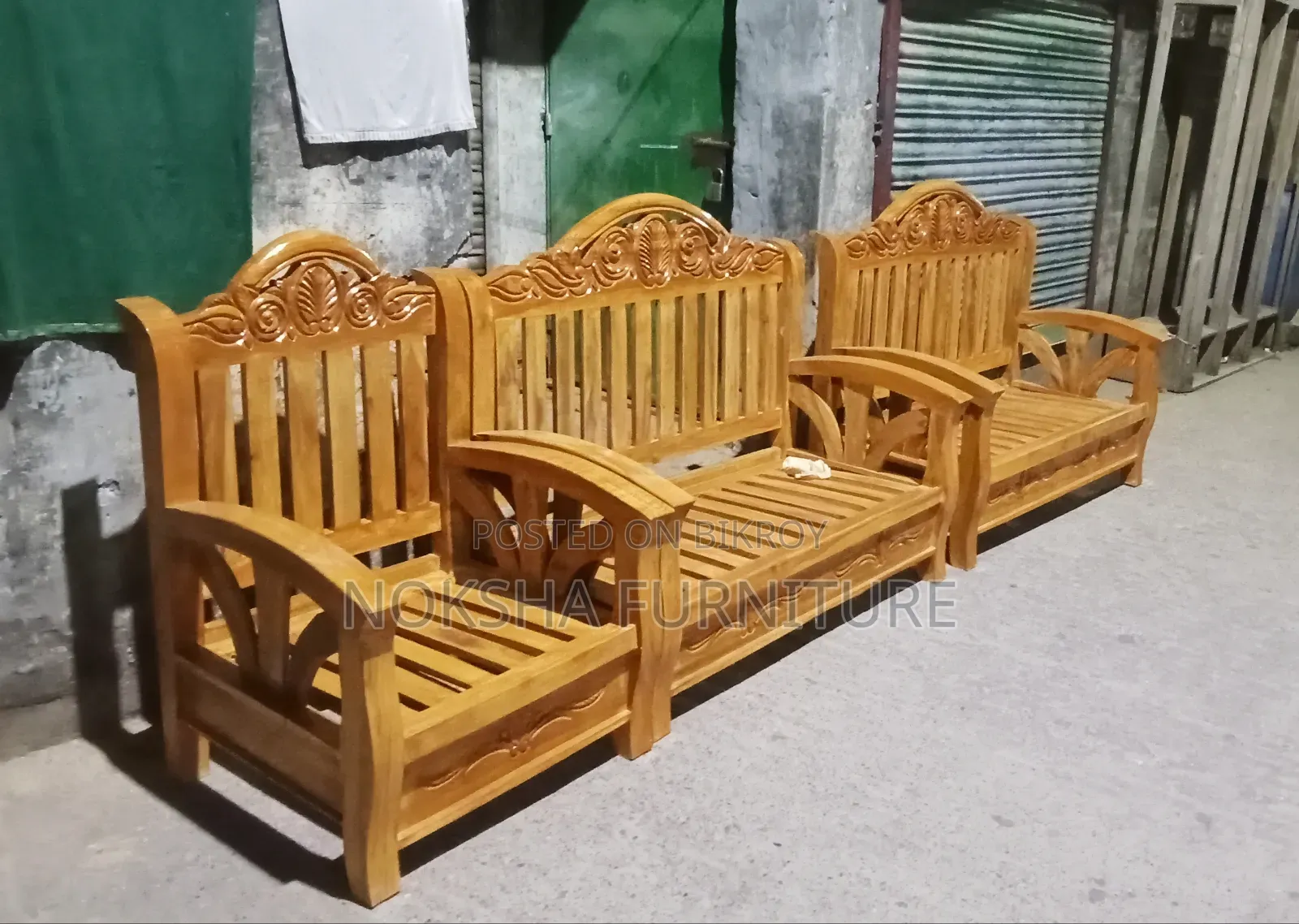 Sofa set made of 100% acacia wood will be sold