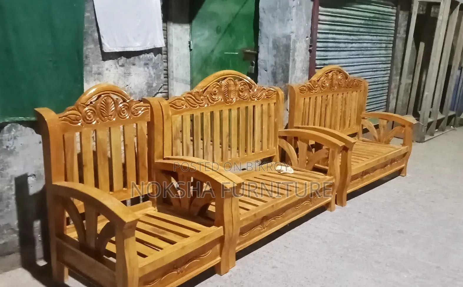 Sofa set made of 100% acacia wood will be sold