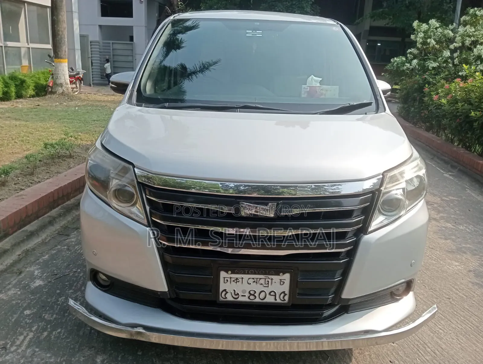 Toyota Noah 2.0 FWD (7 Seater) 2014 Silver
