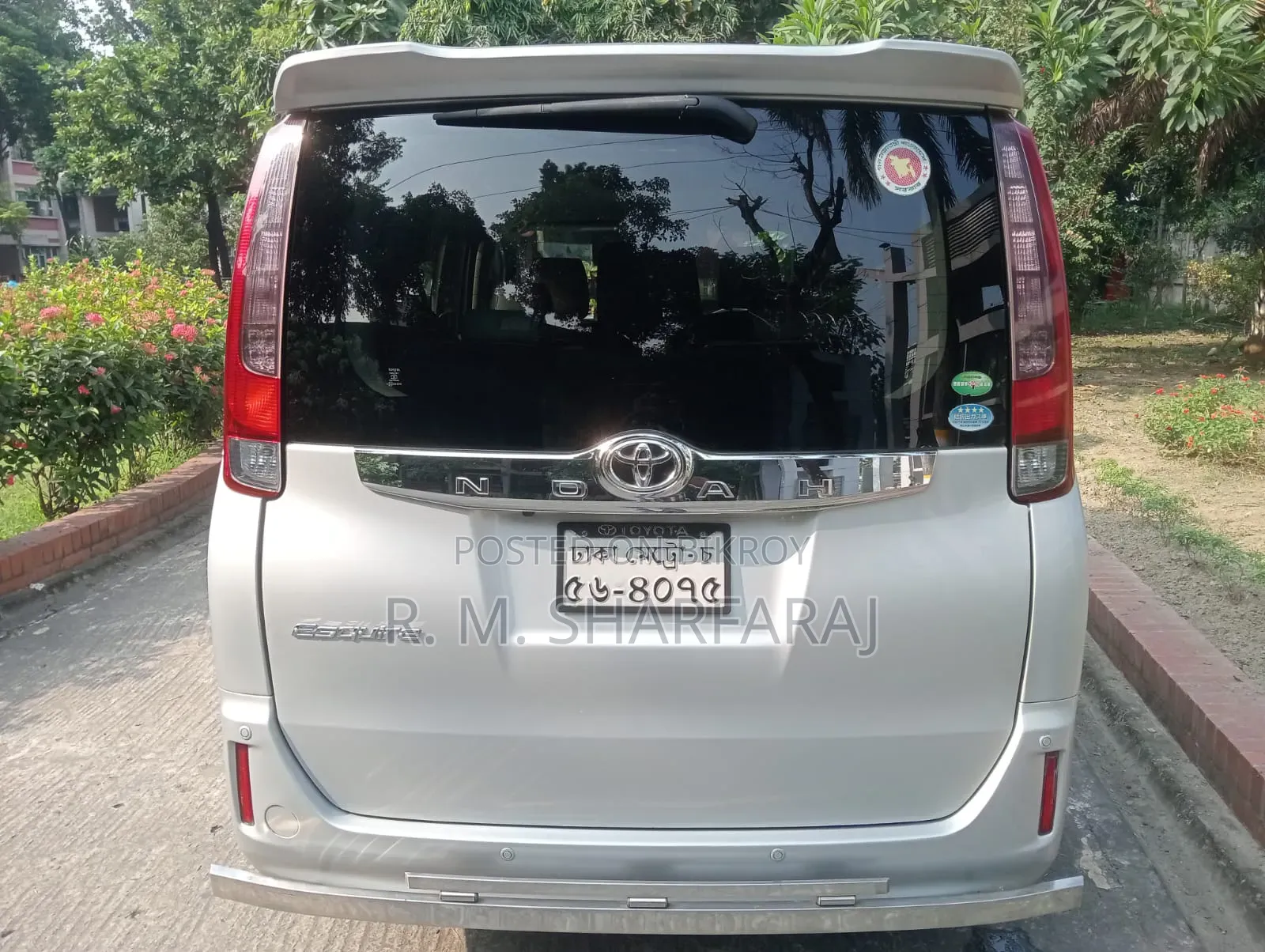 Toyota Noah 2.0 FWD (7 Seater) 2014 Silver