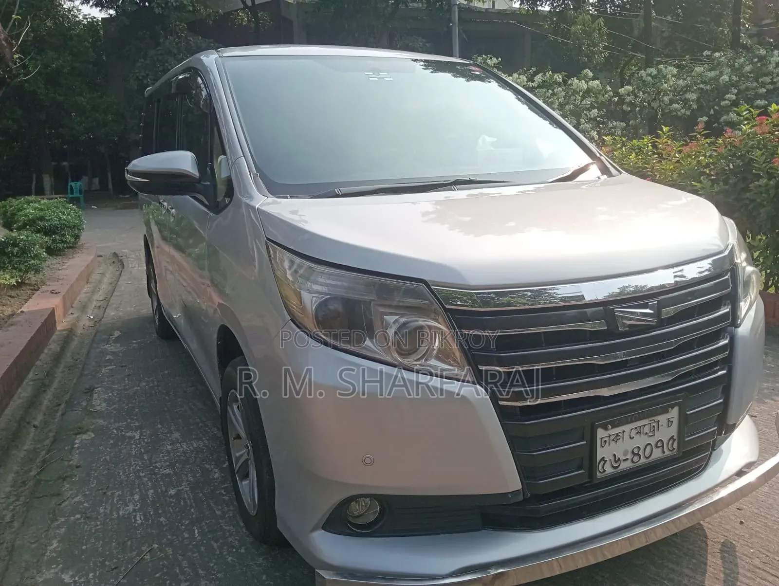 Toyota Noah 2.0 FWD (7 Seater) 2014 Silver