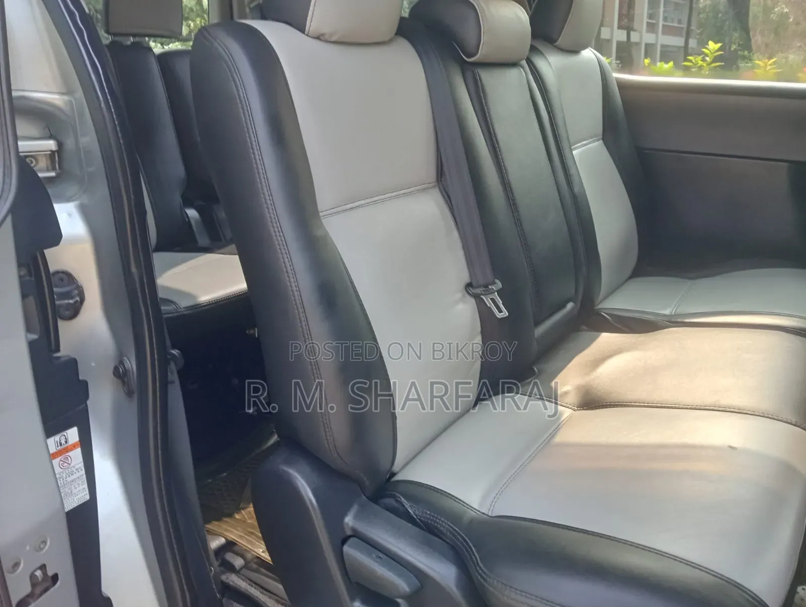 Toyota Noah 2.0 FWD (7 Seater) 2014 Silver