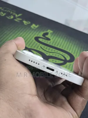 অ্যাপল আইফোন ১৩ ১২৮ জিবি হোয়াইট
