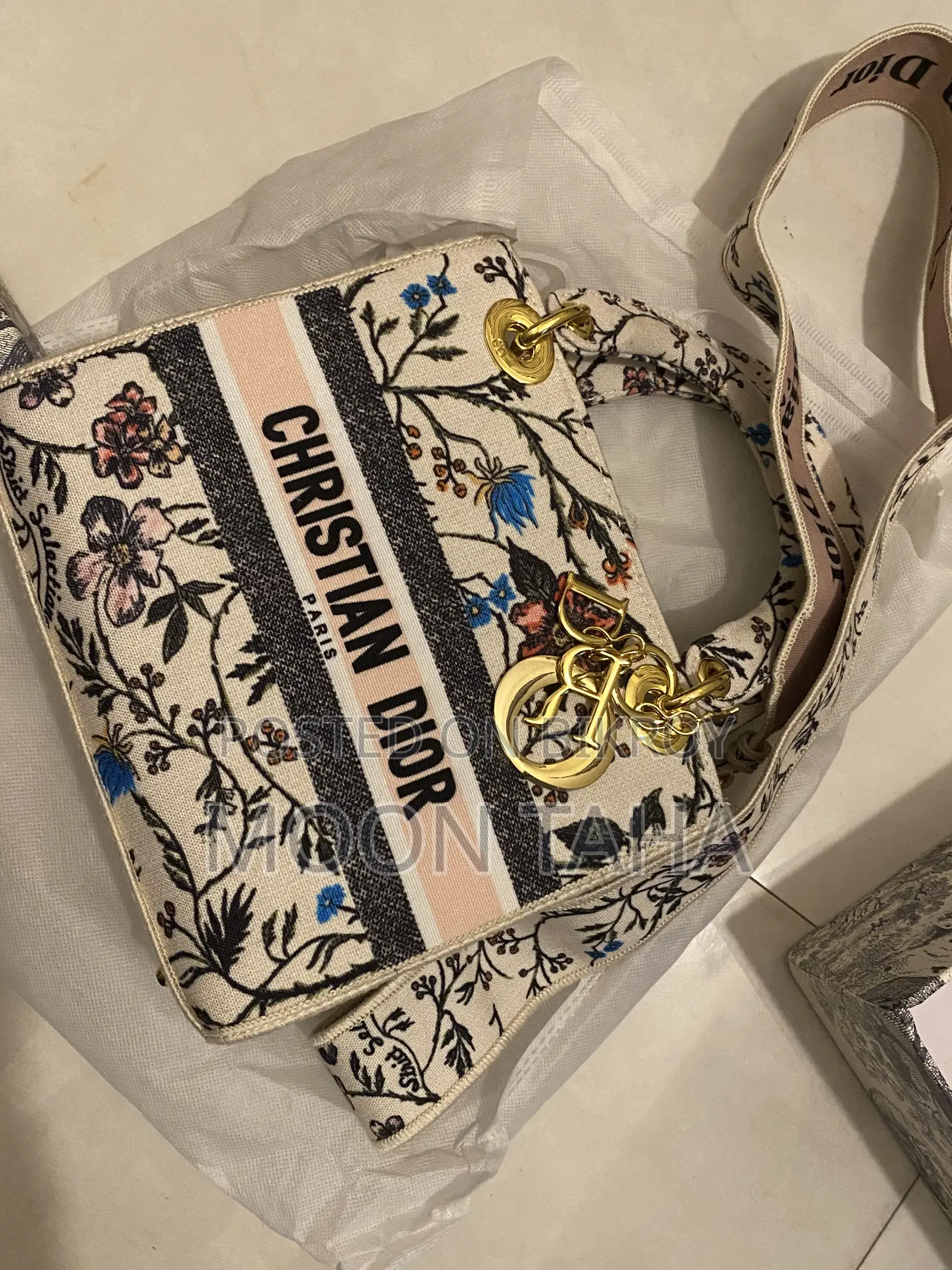 Dior Floral Embroidered Master Copy Handbag (Used Once)