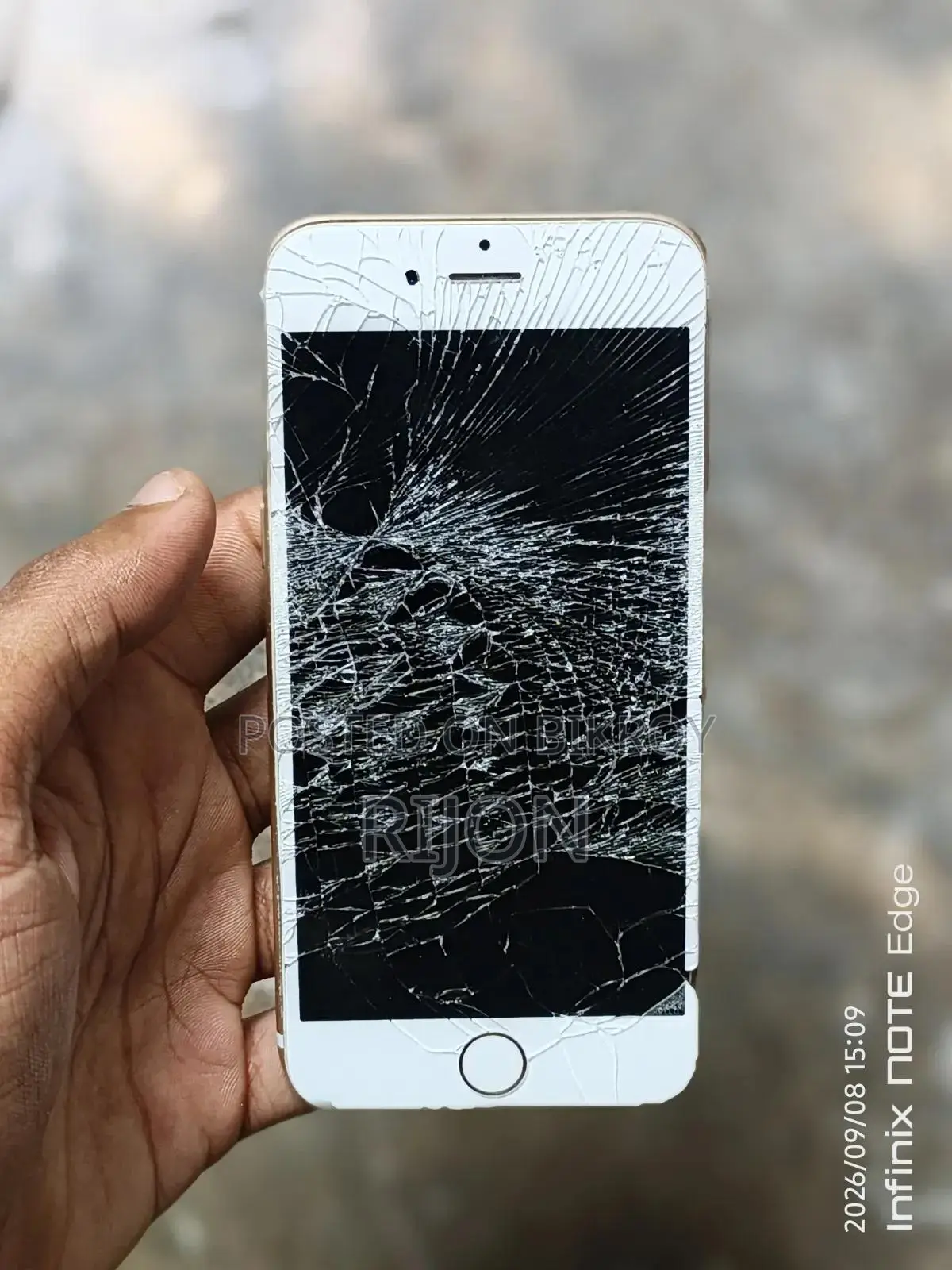 অ্যাপল আইফোন ৬এস ৬৪ জিবি রোজ গোল্ড