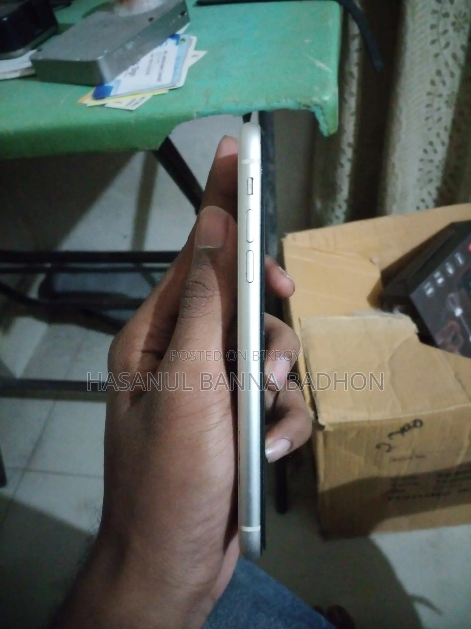 অ্যাপল আইফোন ১১ ৬৪ জিবি হোয়াইট
