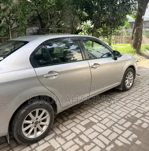 Toyota Axio 2012 Silver