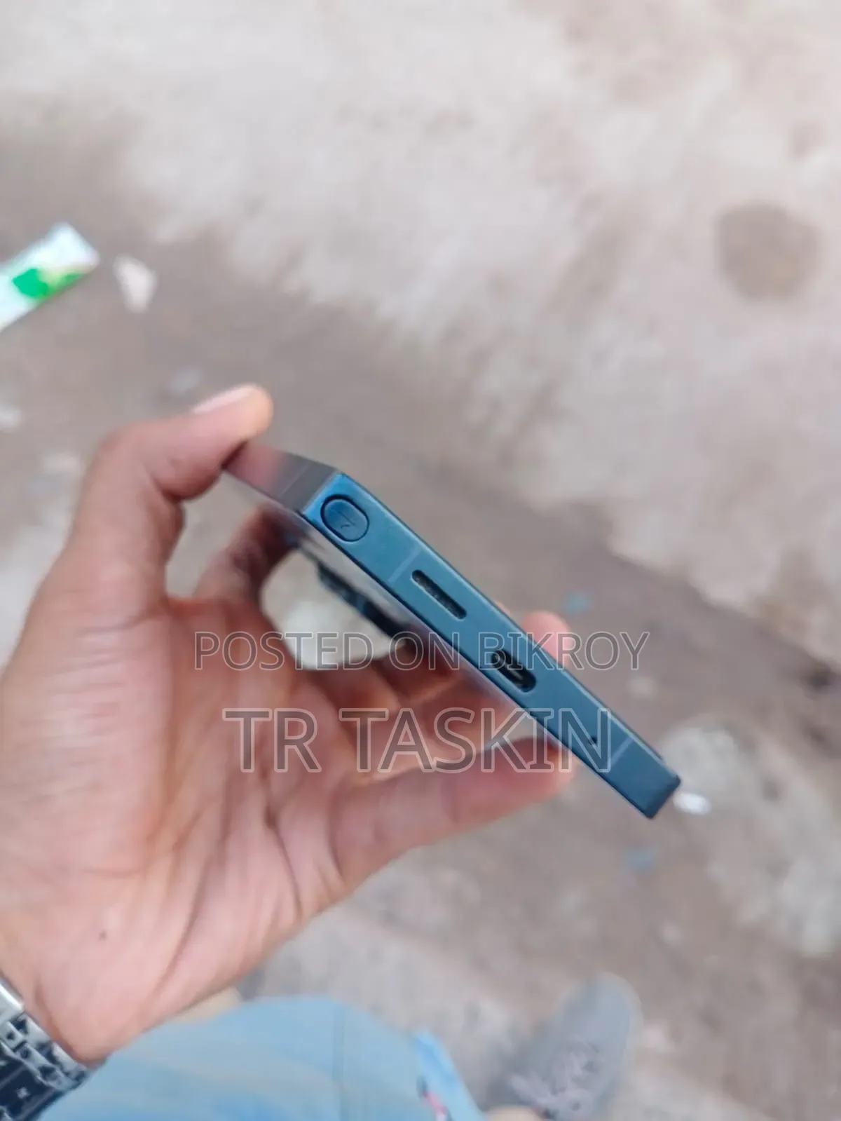 মোবাইল ফোন ৬৪ জিবি ব্ল্যাক