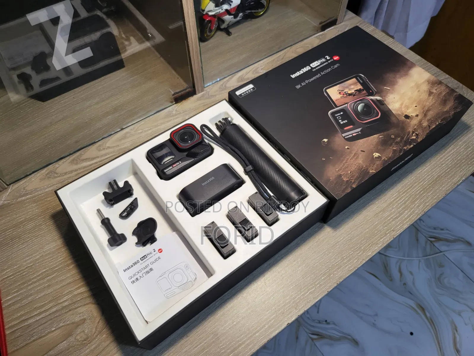 Insta 360 Ace Pro 2 Creator Combo