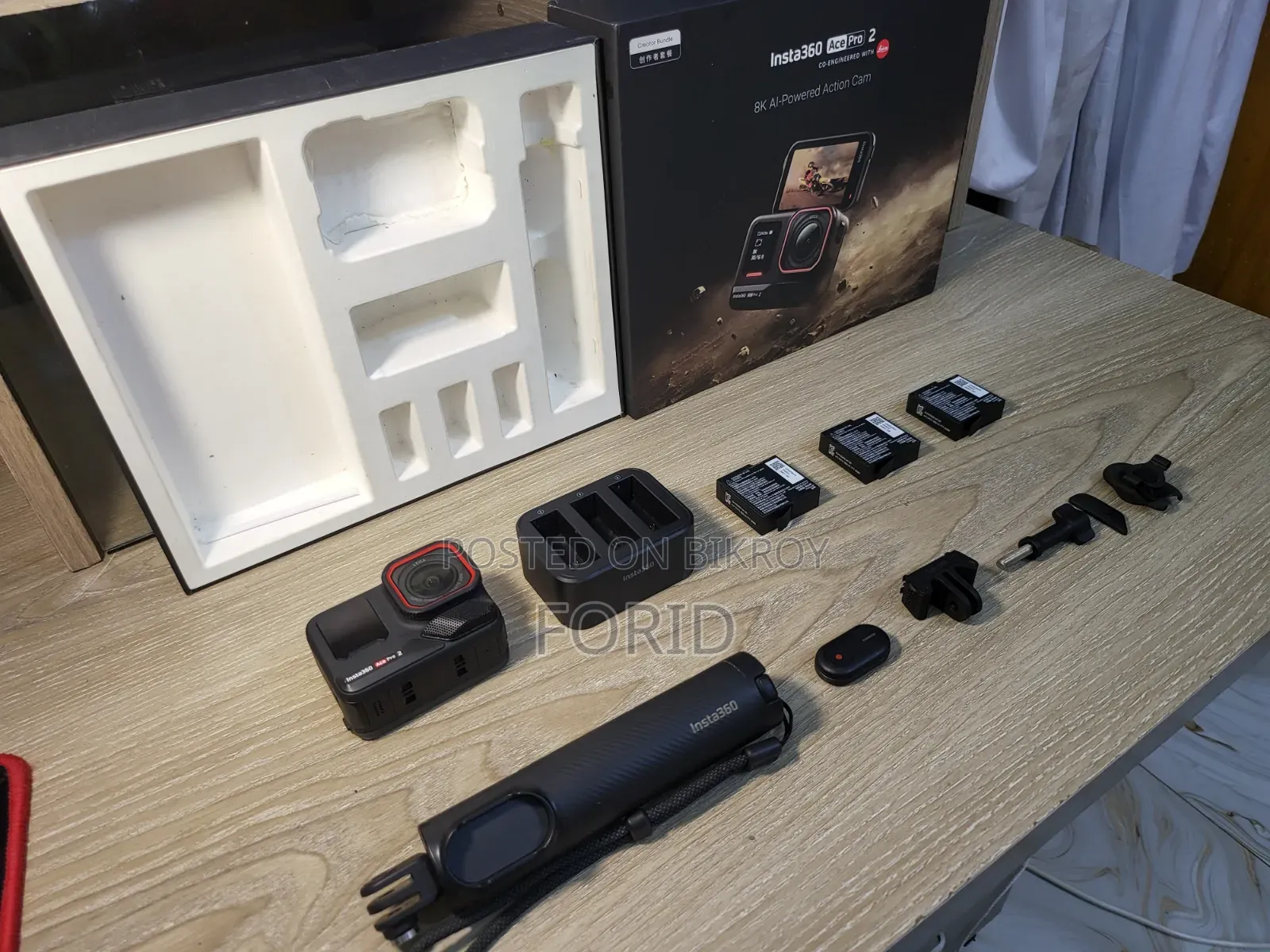 Insta 360 Ace Pro 2 Creator Combo
