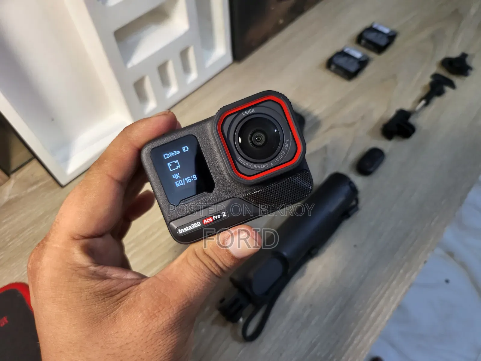 Insta 360 Ace Pro 2 Creator Combo