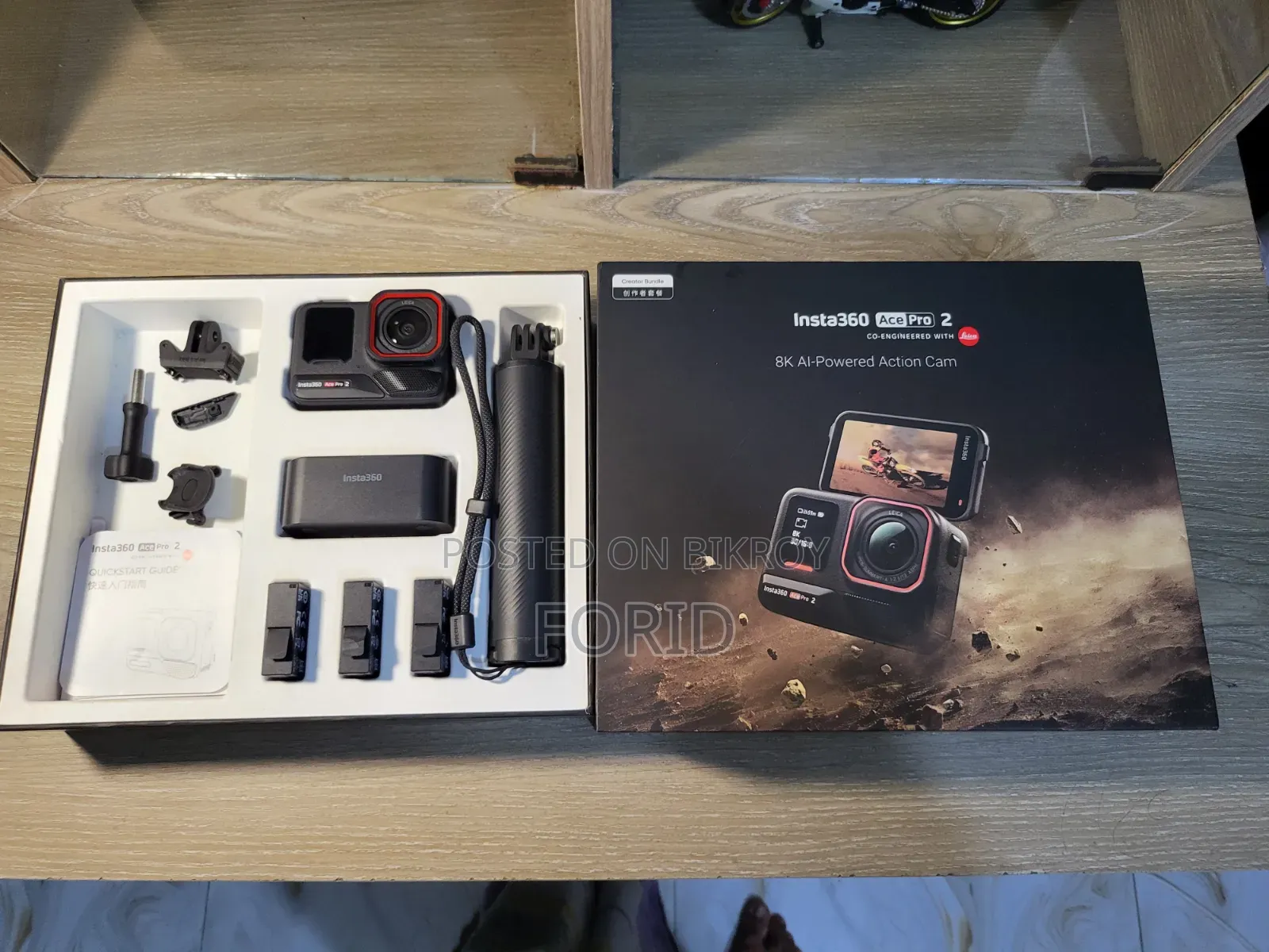 Insta 360 Ace Pro 2 Creator Combo
