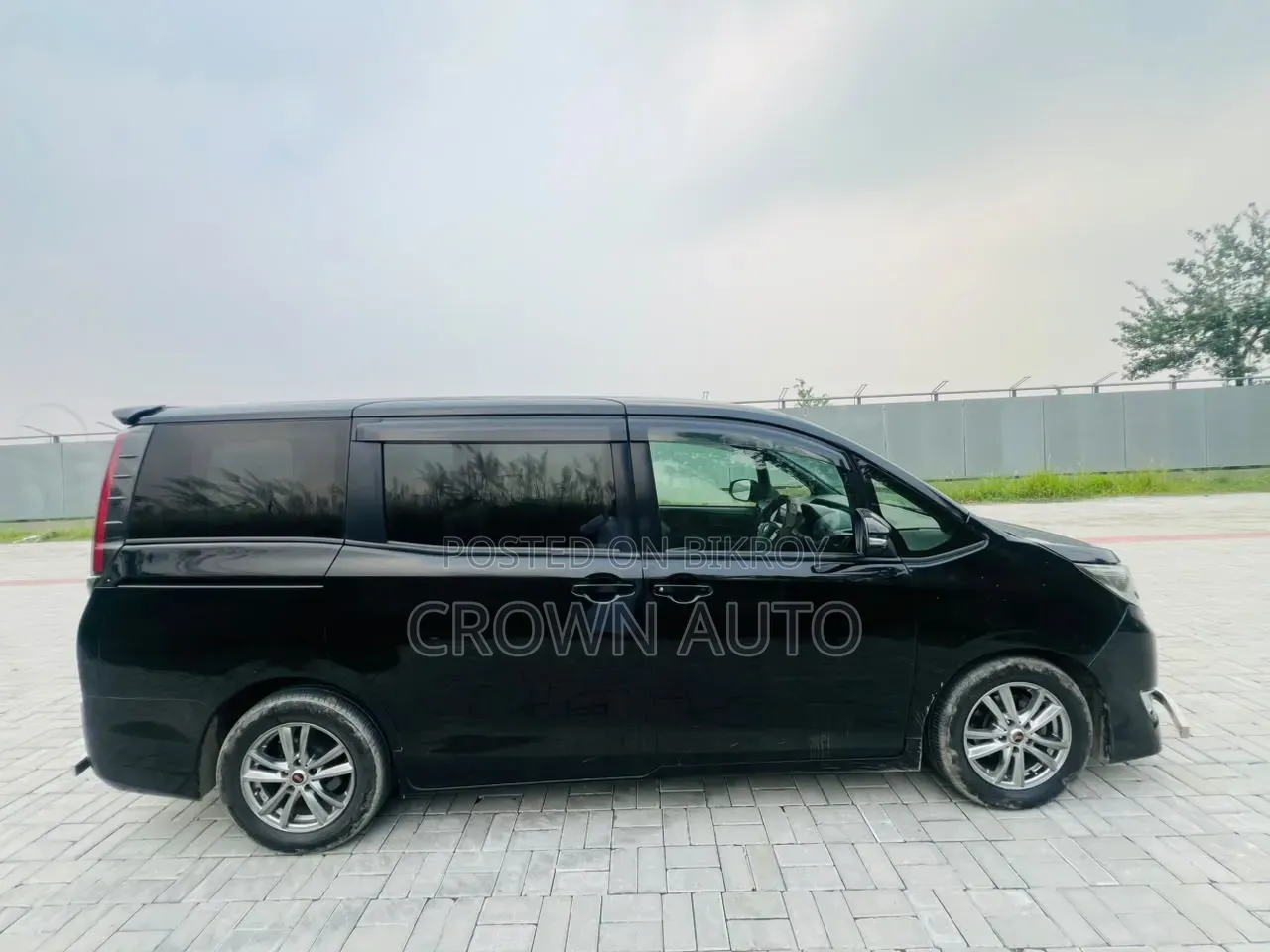 Toyota Noah 1.8 Front Wheel Drive Hybrid 7 Seater 2020 Black