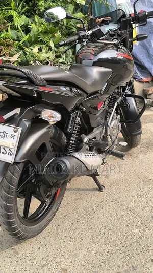 বাজাজ পালসার ১৫০ ২০২৩ কালো