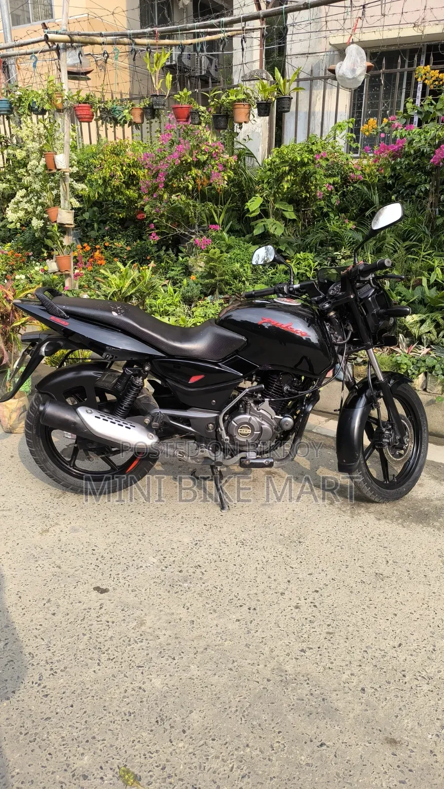 বাজাজ পালসার ১৫০ ২০২৩ কালো