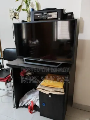 পড়ার টেবিল এবং চেয়ার