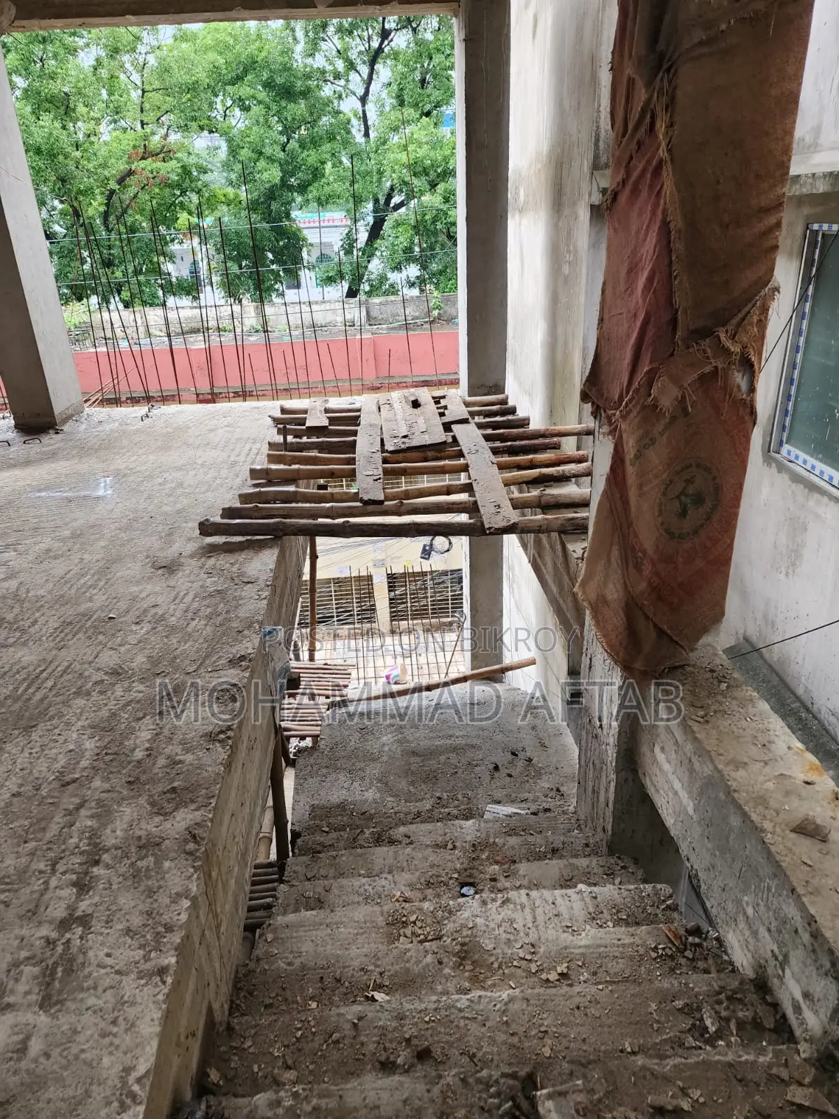 কমার্শিয়াল স্পেস চক বাজার; ৩১২০ বর্গফুট - ১ম এবং ২য় তলা