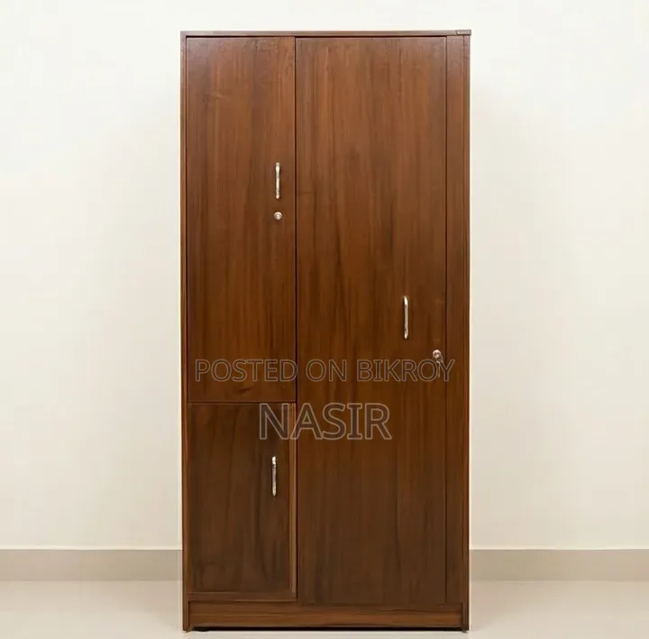 ভালো কন্ডিশনের বোর্ডের আলমিরা